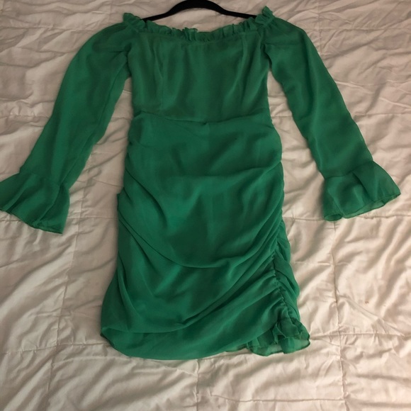 Prettylittlething green dress - Picture 4 of 4